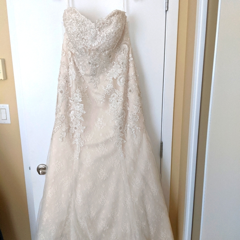 Wedding dress